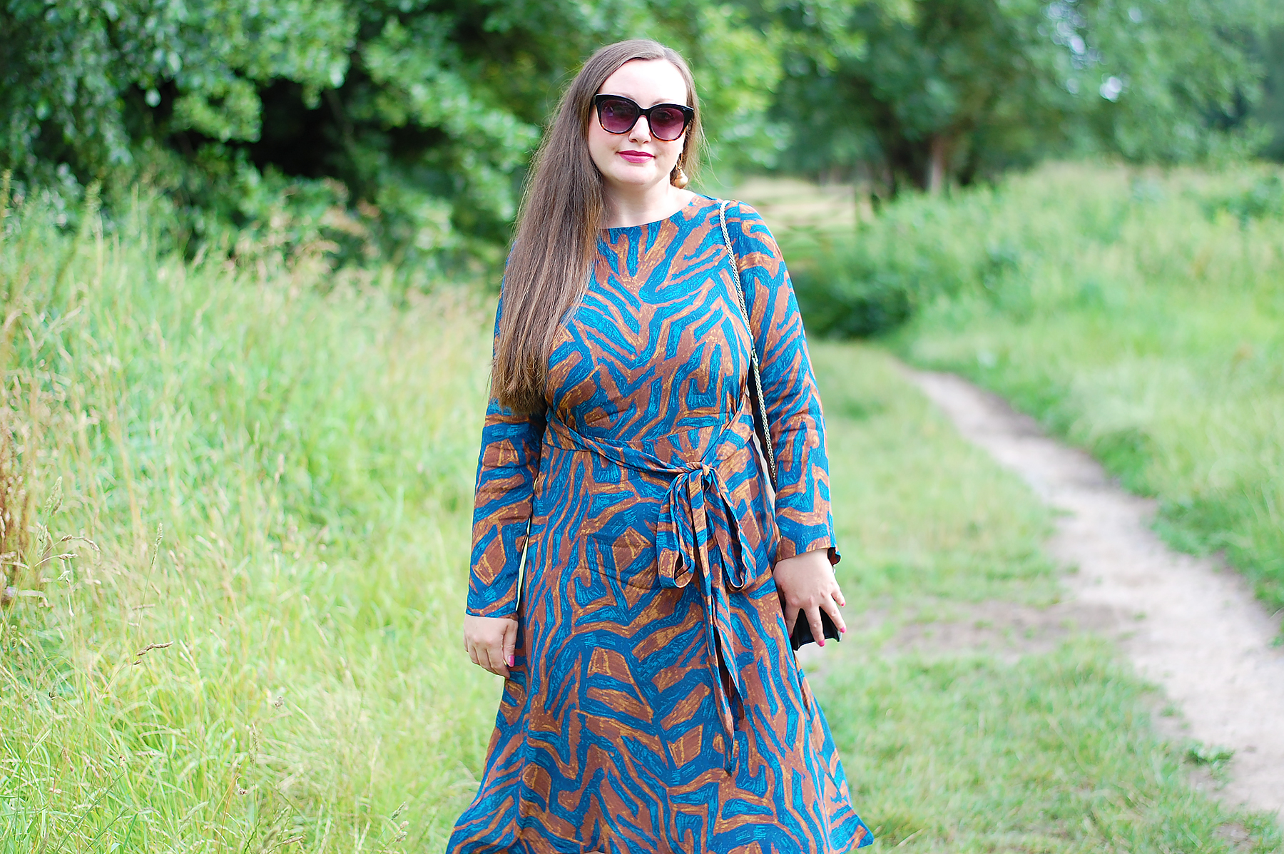 Vintage style tiger print dress outfit
