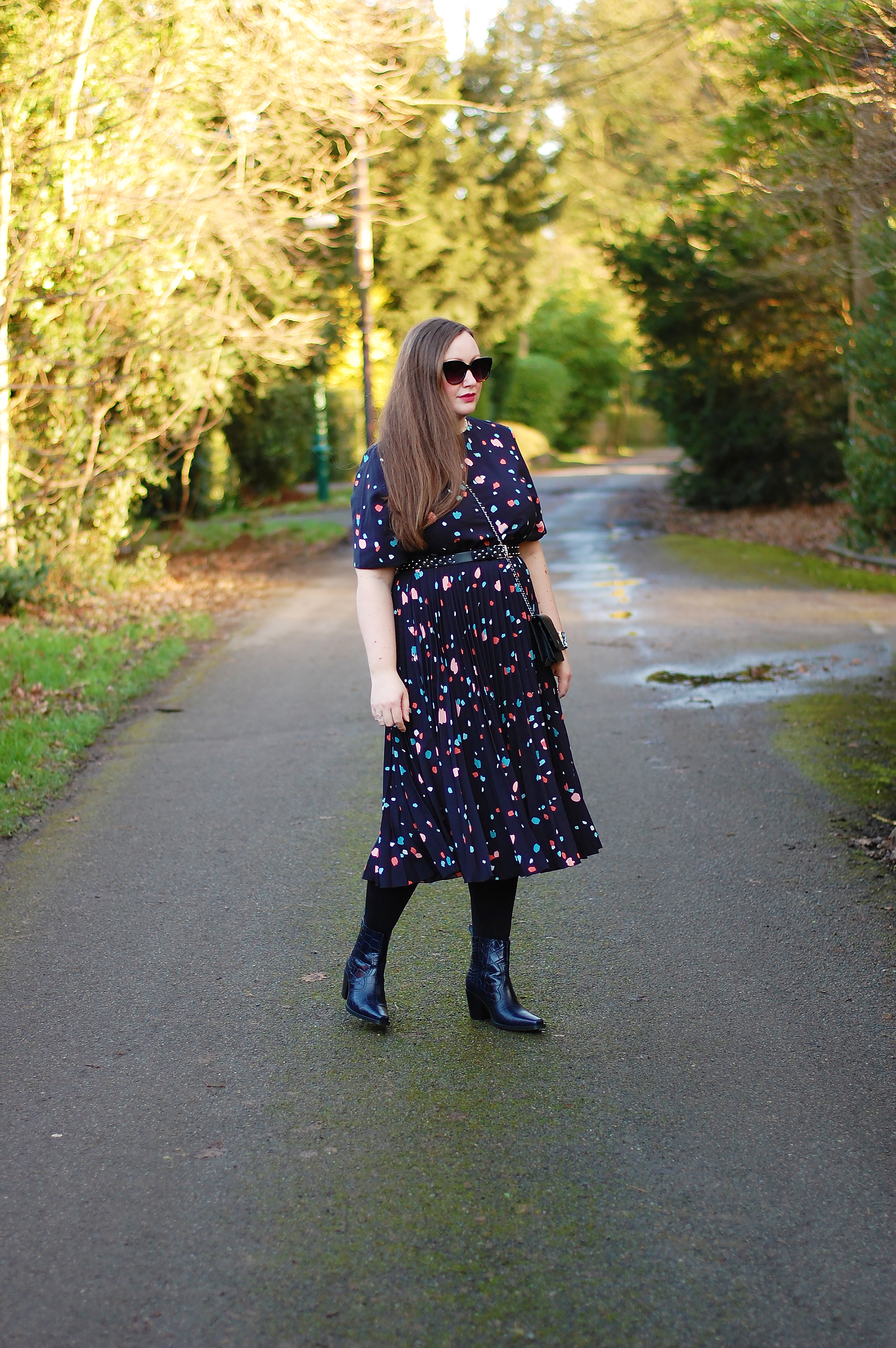 Closet London Patterned Pleated Midi Dress Outfit