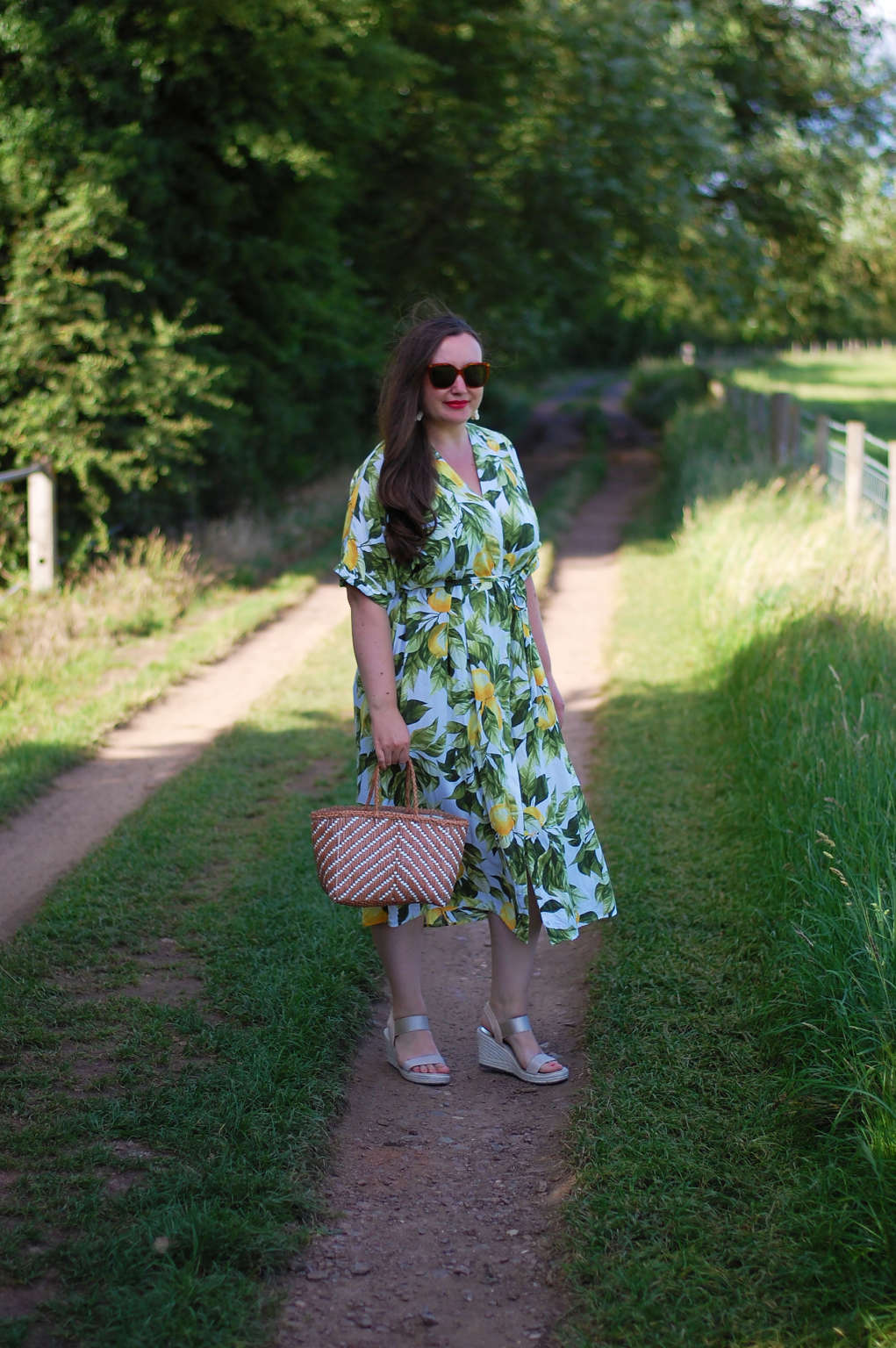 lemon and white outfit