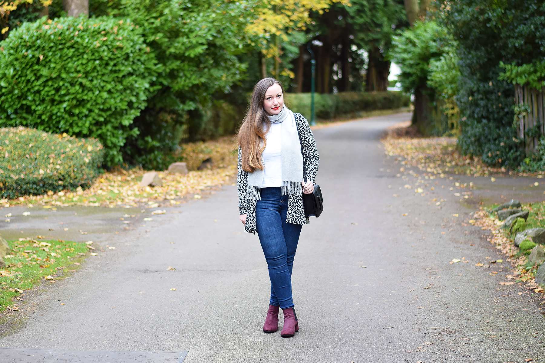 burgundy ankle boots outfit ideas