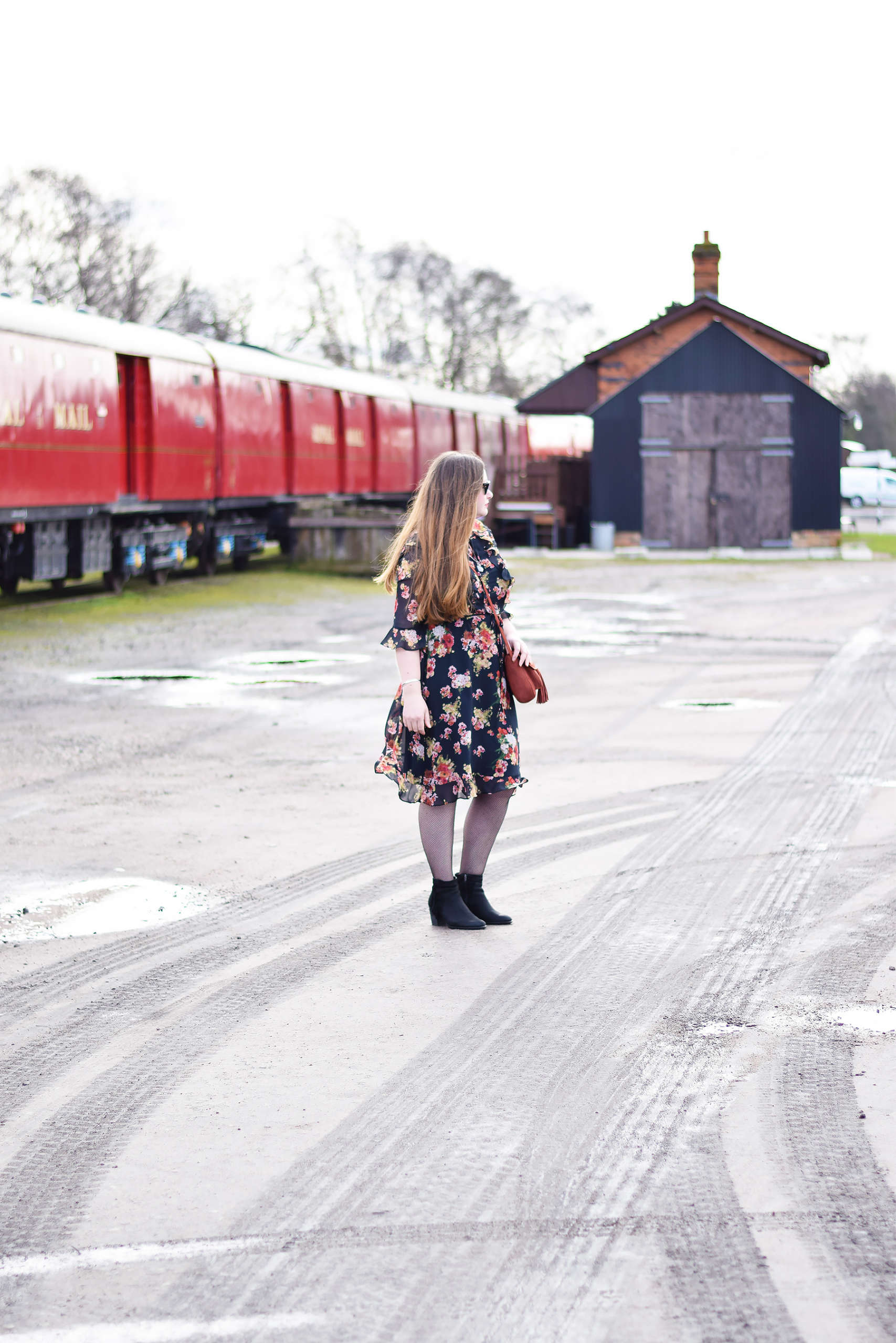 Autumn Floral Dress Outfit Ideas