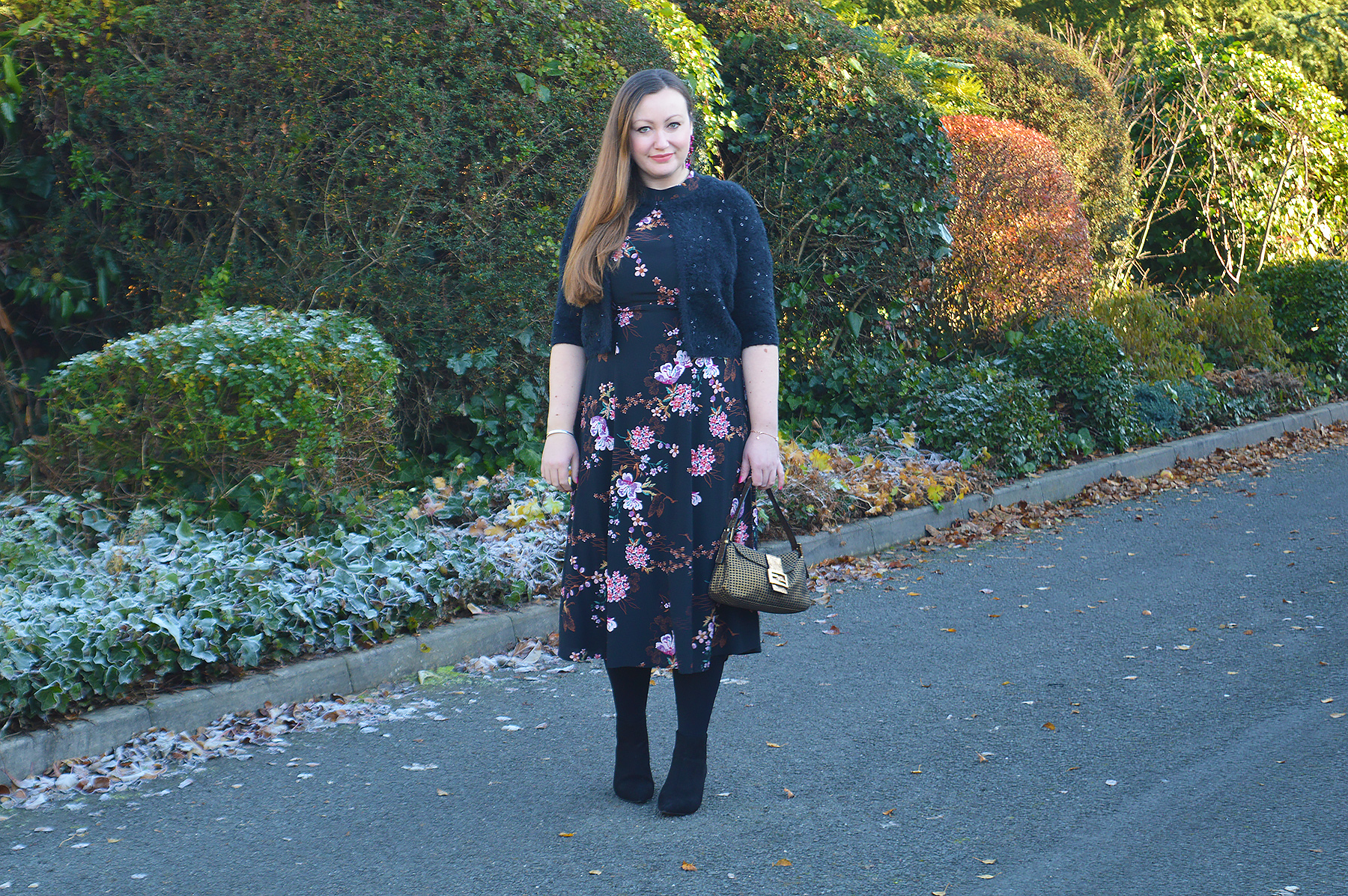 Floral dress autumn outfit idea