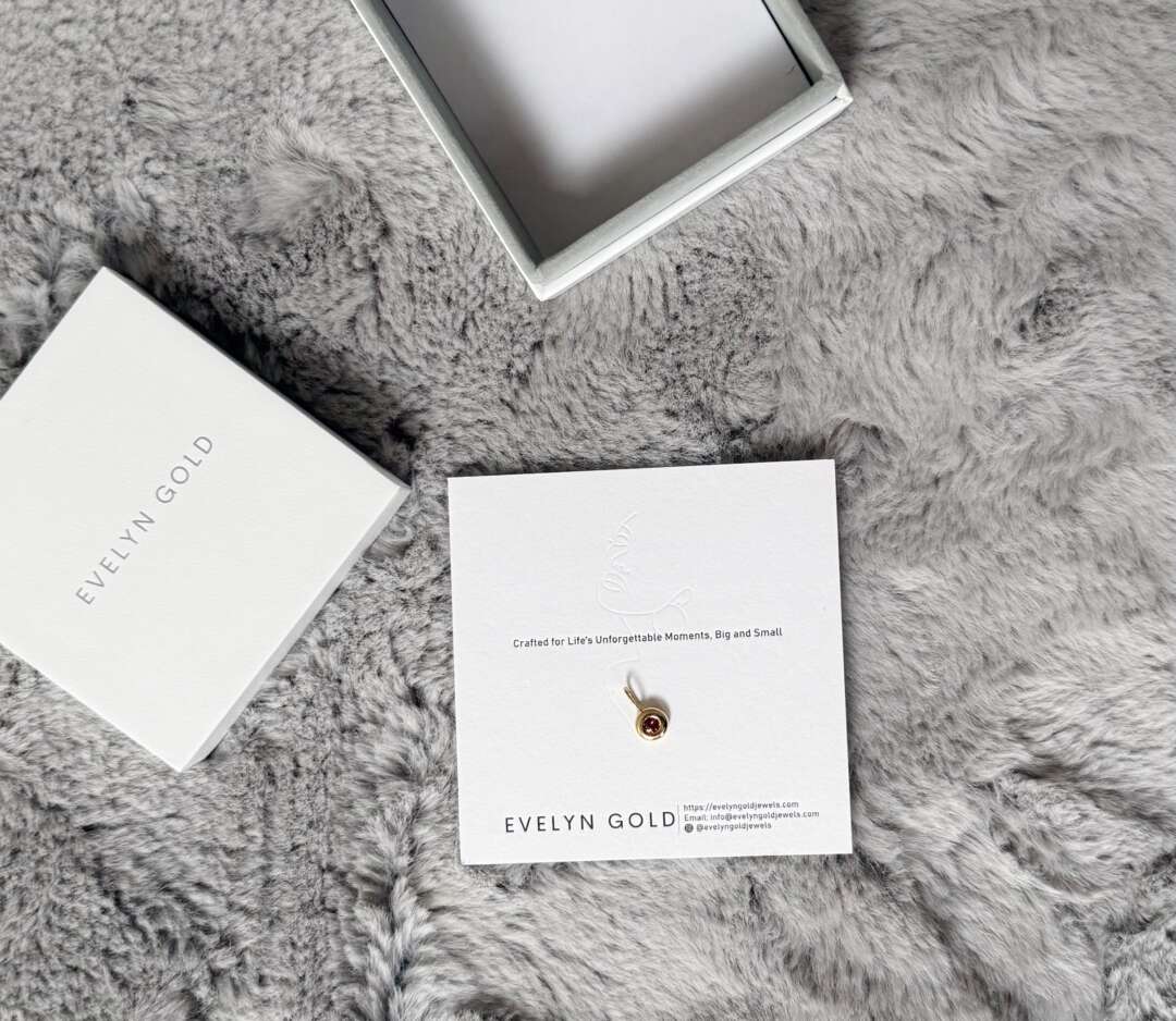 Evelyn Gold Signature Pebble Birthstone Pendant Review